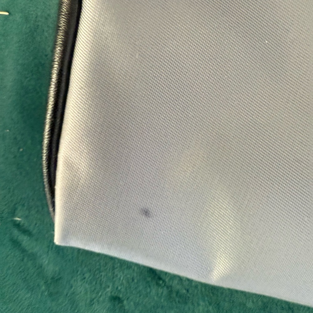 Tumi Gray Travel pouch silver/grey for Delta zippered purple lining - Picture 3 of 5